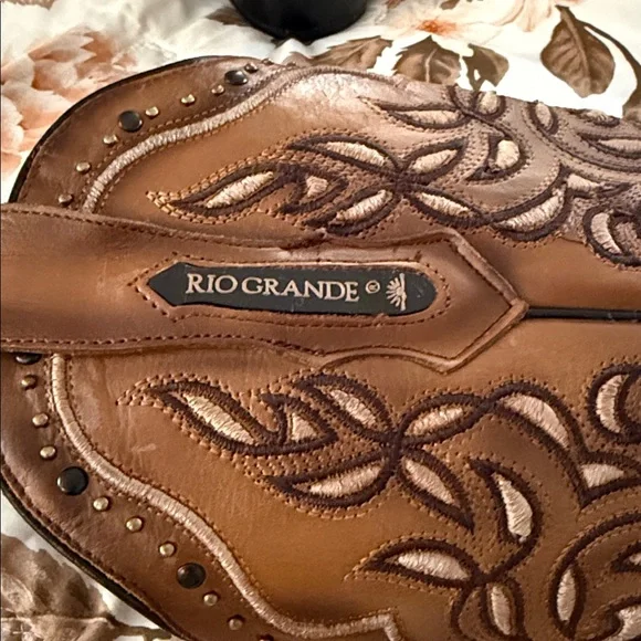 WOMEN'S ROUND UP HOLLY PERFORMANCE WESTERN BOOTS - BROAD SQUARE TOE - Picture 7 of 12